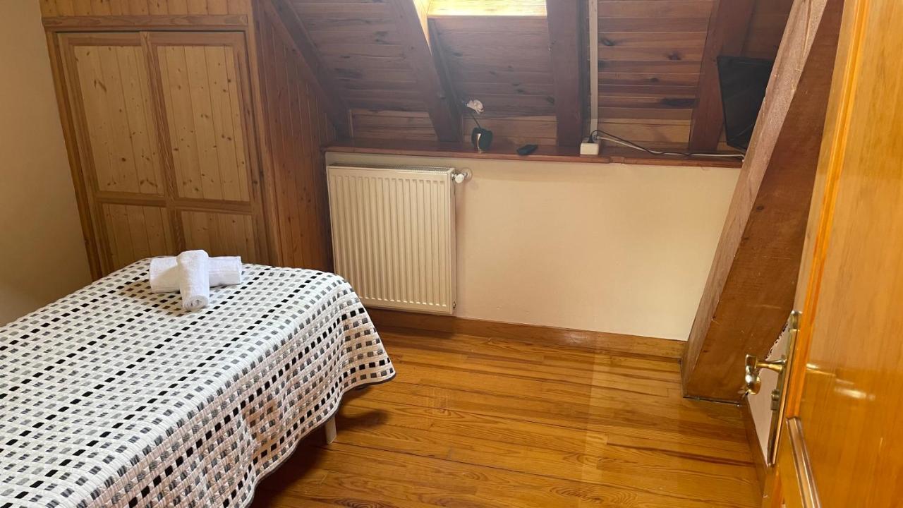 Hostal Ezkaurre Isaba Buitenkant foto