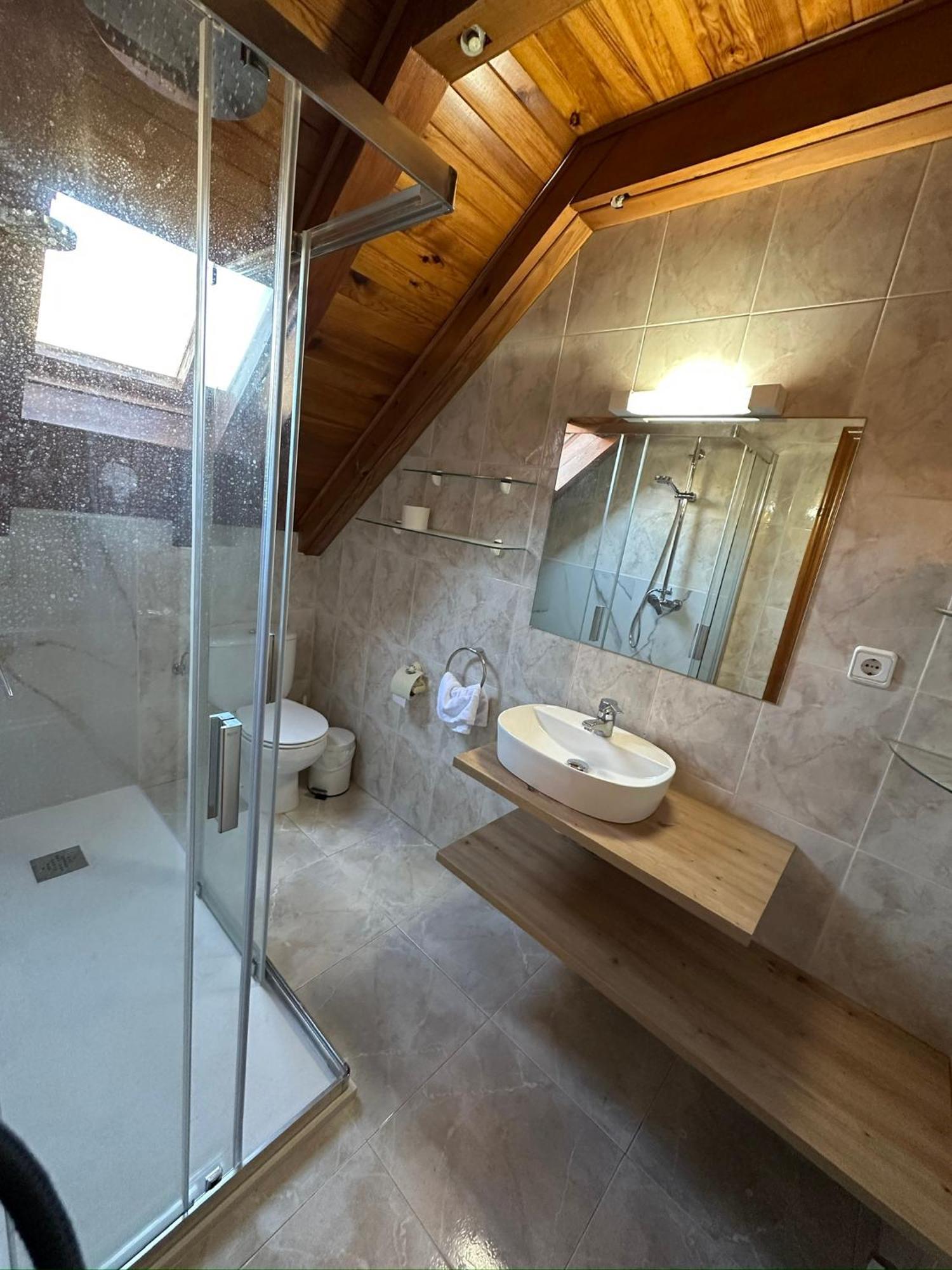 Hostal Ezkaurre Isaba Buitenkant foto