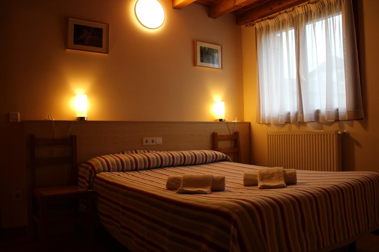 Hostal Ezkaurre Isaba Buitenkant foto