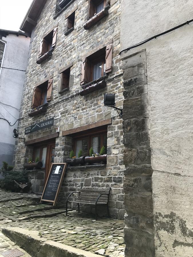 Hostal Ezkaurre Isaba Buitenkant foto