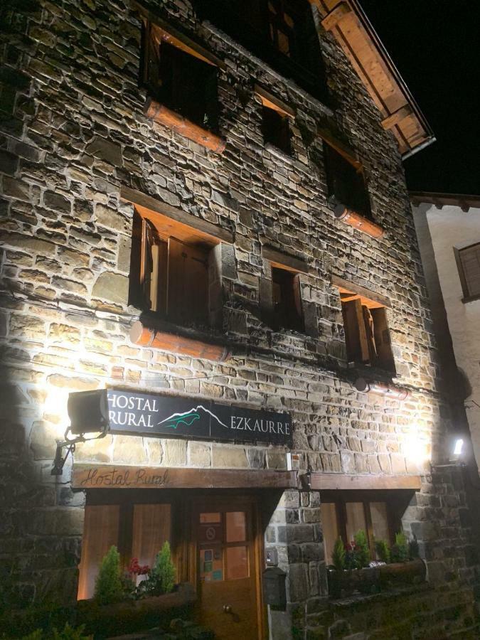 Hostal Ezkaurre Isaba Buitenkant foto